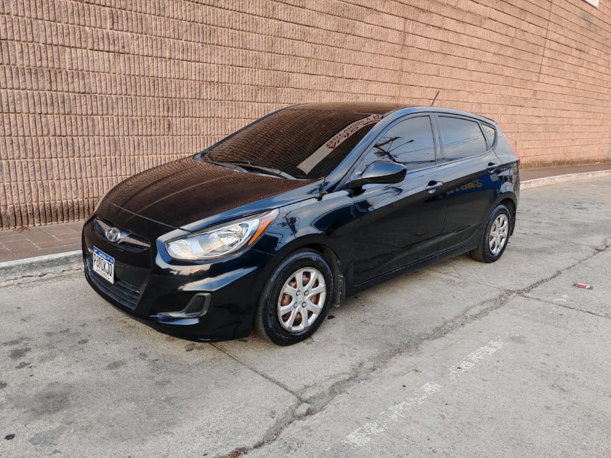 HYUNDAI ACCENT - 2013                                        
