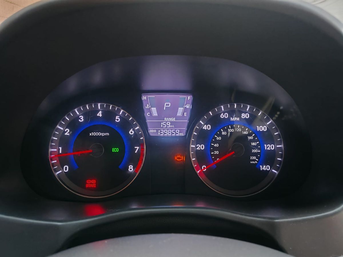 HYUNDAI ACCENT - 2013                                        