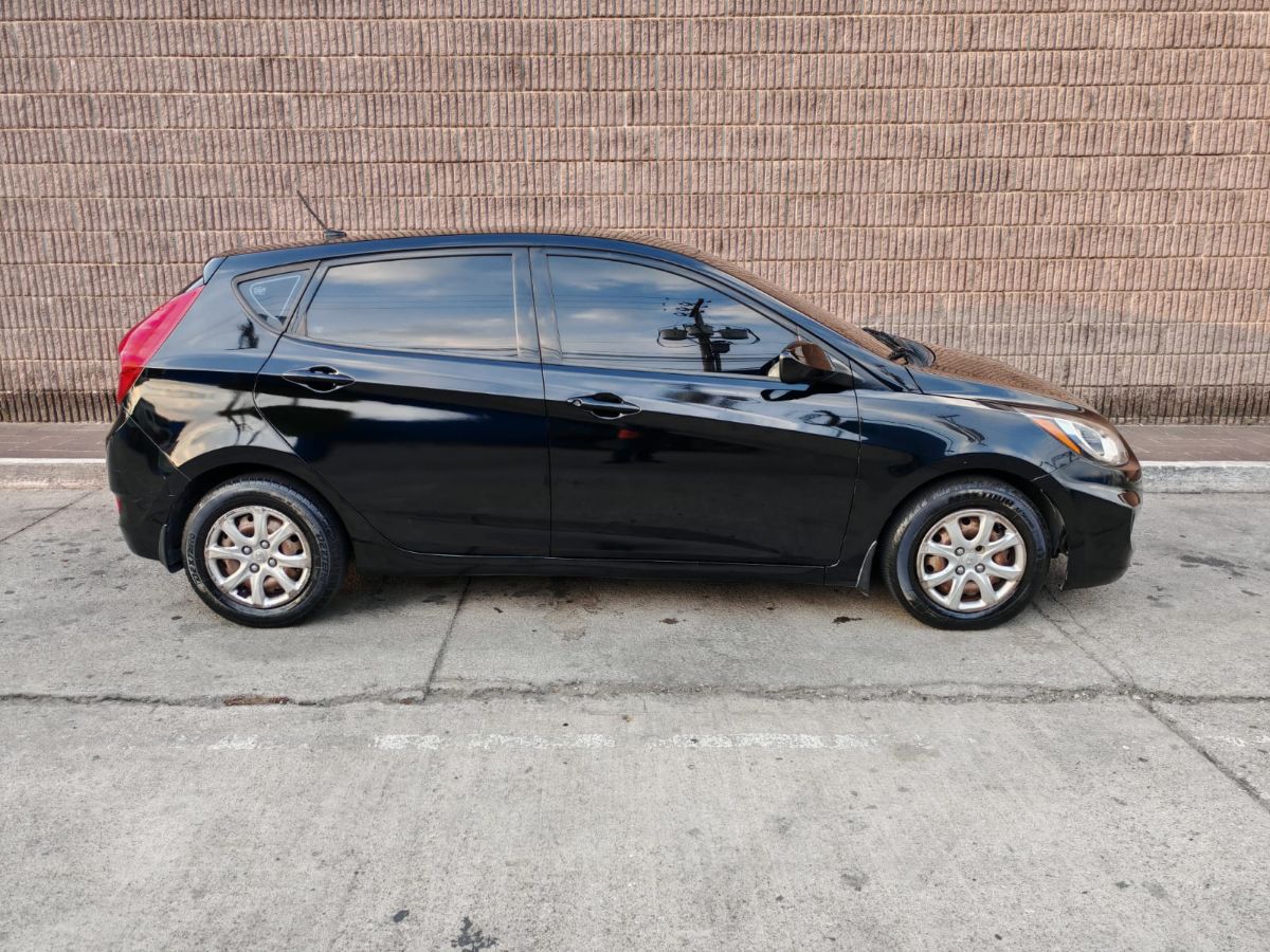 HYUNDAI ACCENT - 2013                                        