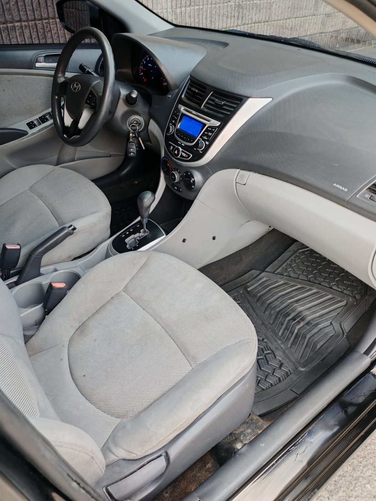 HYUNDAI ACCENT - 2013                                        