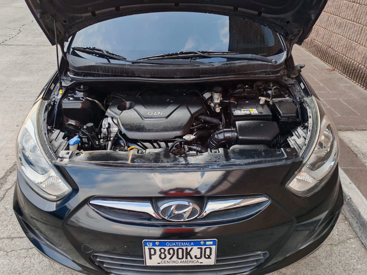 HYUNDAI ACCENT - 2013                                        