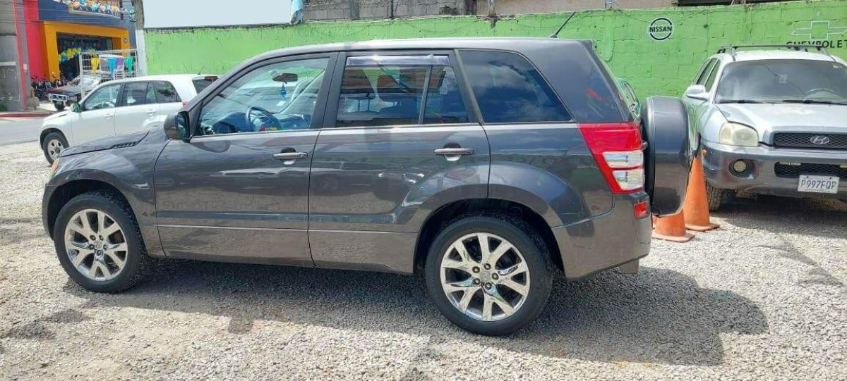 SUZUKI GRAND VITARA - 2011                                        