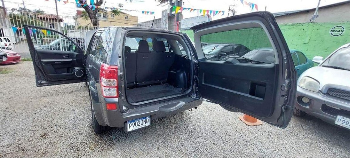 SUZUKI GRAND VITARA - 2011                                        