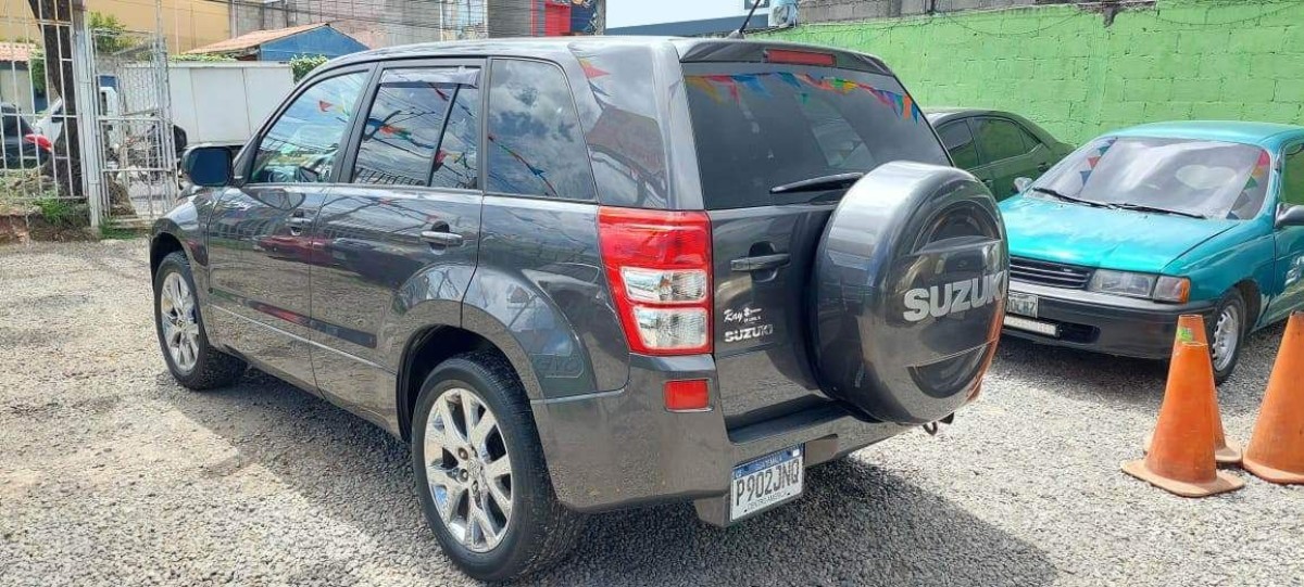 SUZUKI GRAND VITARA - 2011                                        