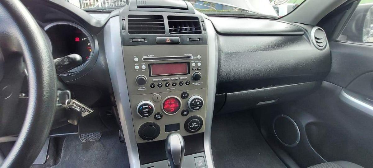 SUZUKI GRAND VITARA - 2011                                        