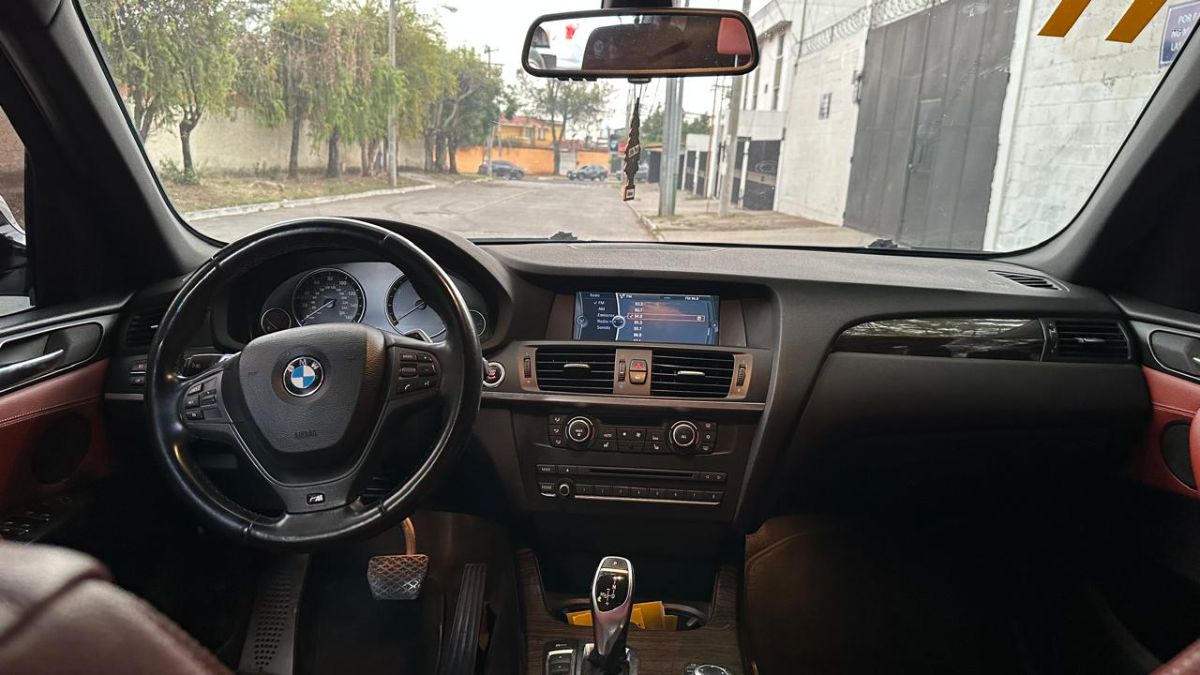 BMW X3 - 2011                                        