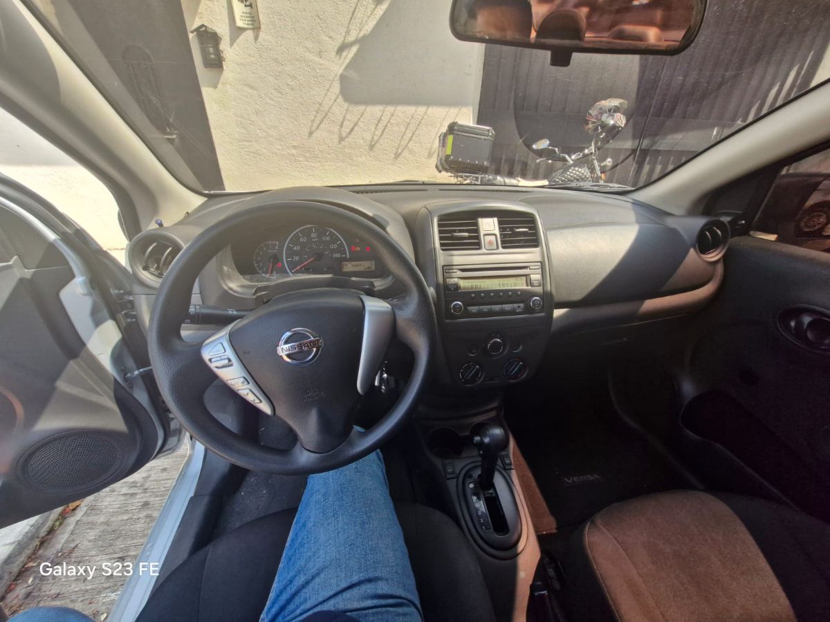 NISSAN VERSA - 2015                                        