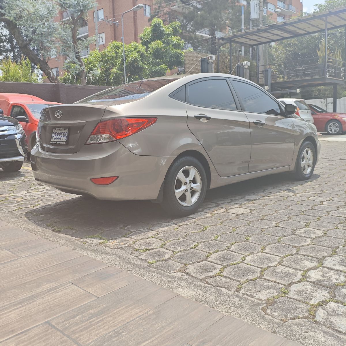 HYUNDAI ACCENT - 2014                                        