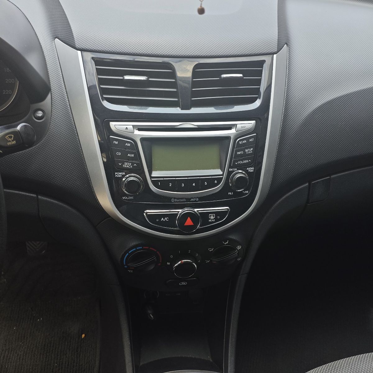 HYUNDAI ACCENT - 2014                                        