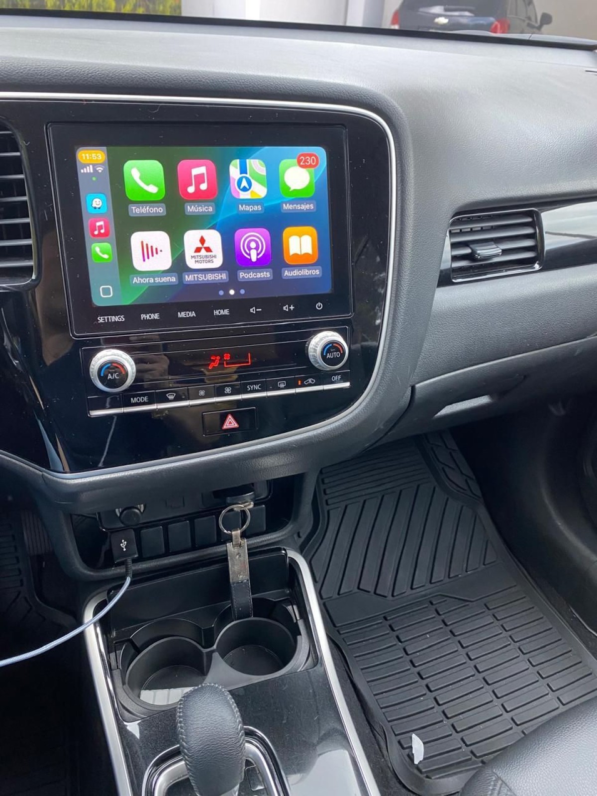 MITSUBISHI OUTLANDER - 2022                                        