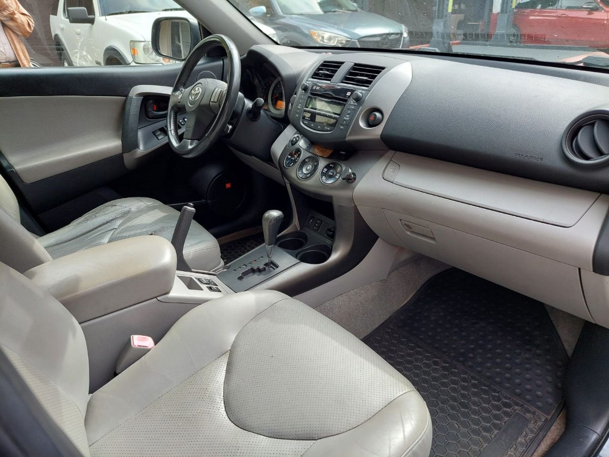 TOYOTA RAV-4 - 2009                                        