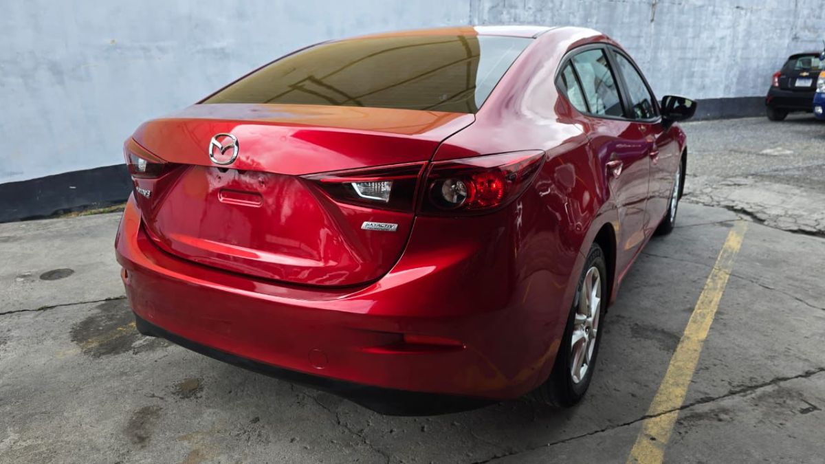 MAZDA 3 - 2016                                        