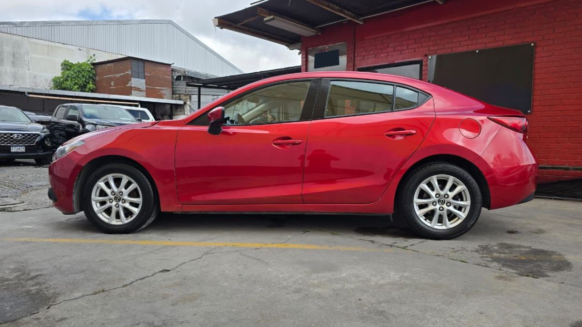 MAZDA 3 - 2016                                        