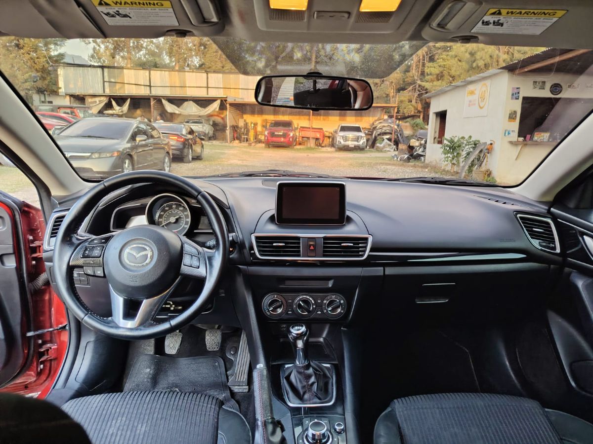 MAZDA 3 TOURING - 2015                                        