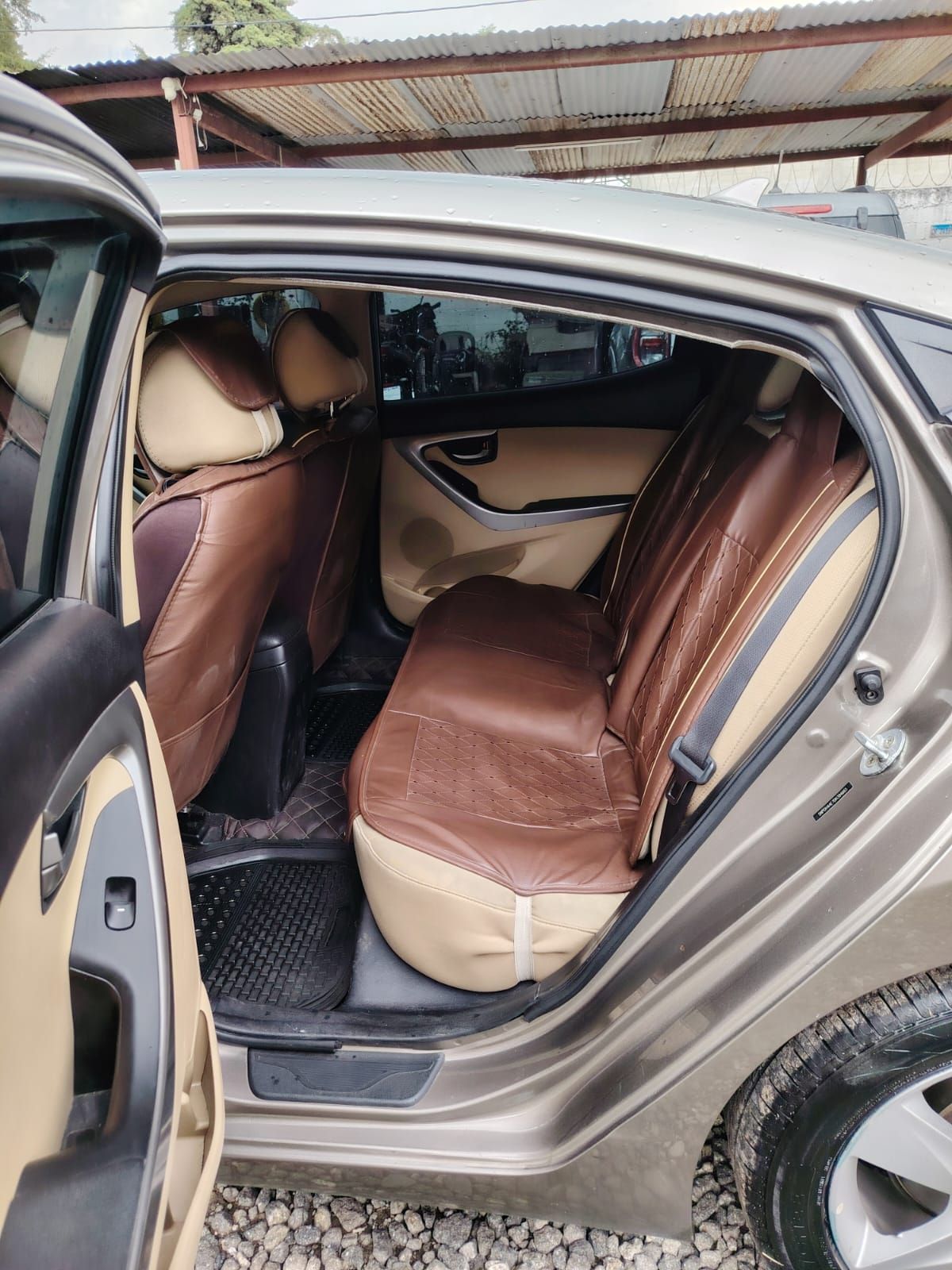 HYUNDAI ELANTRA - 2013                                        