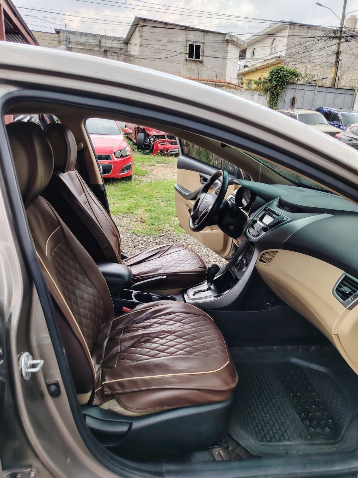 HYUNDAI ELANTRA - 2013                                        