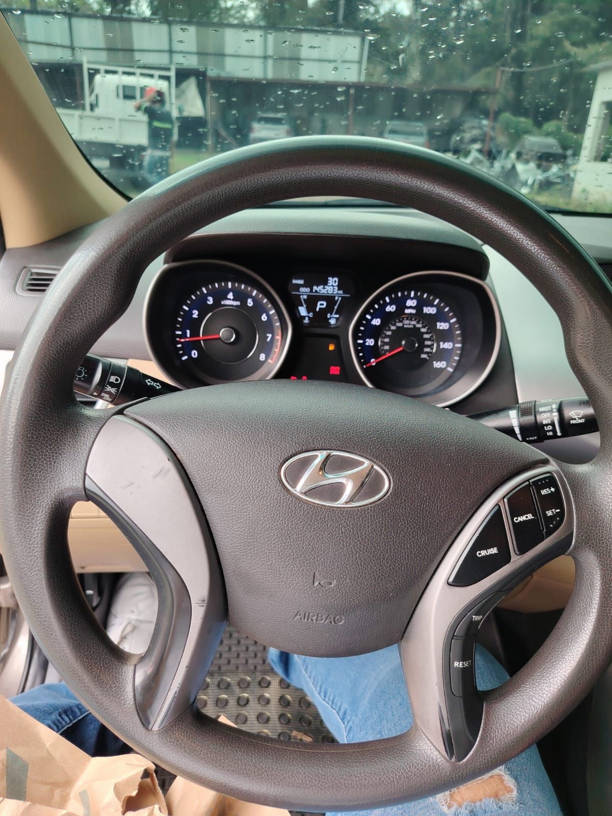 HYUNDAI ELANTRA - 2013                                        