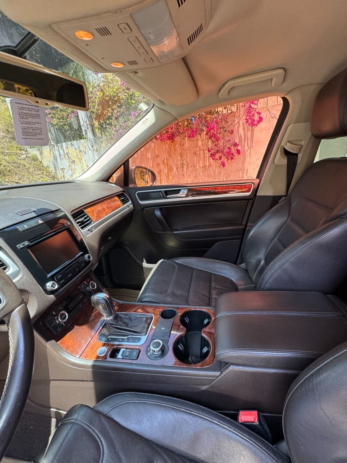 VOLKSWAGEN TOUAREG - 2012                                        