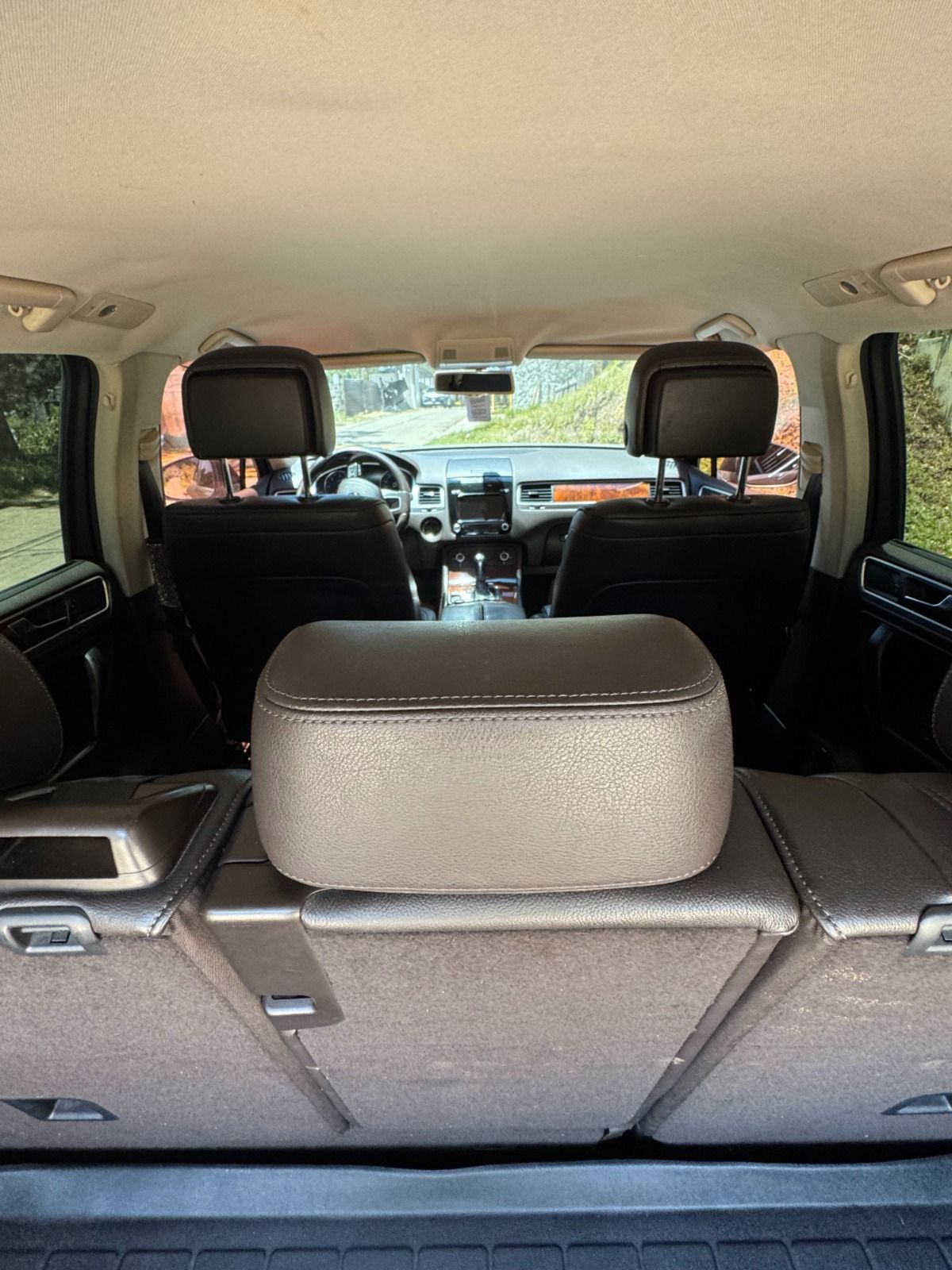 VOLKSWAGEN TOUAREG - 2012                                        