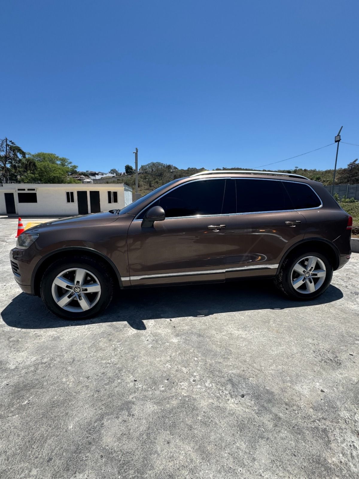 VOLKSWAGEN TOUAREG - 2012                                        