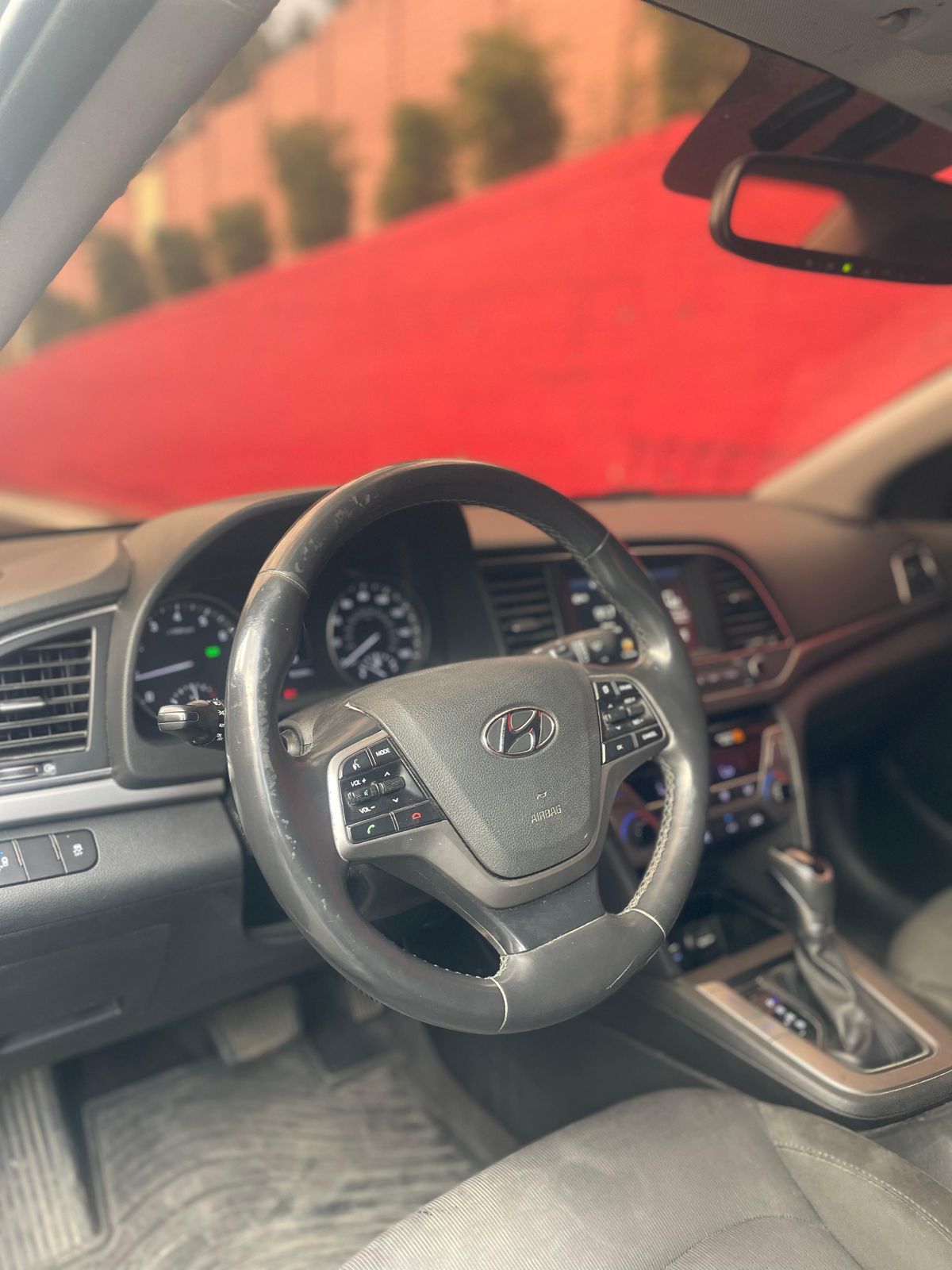 HYUNDAI ELANTRA - 2018                                        