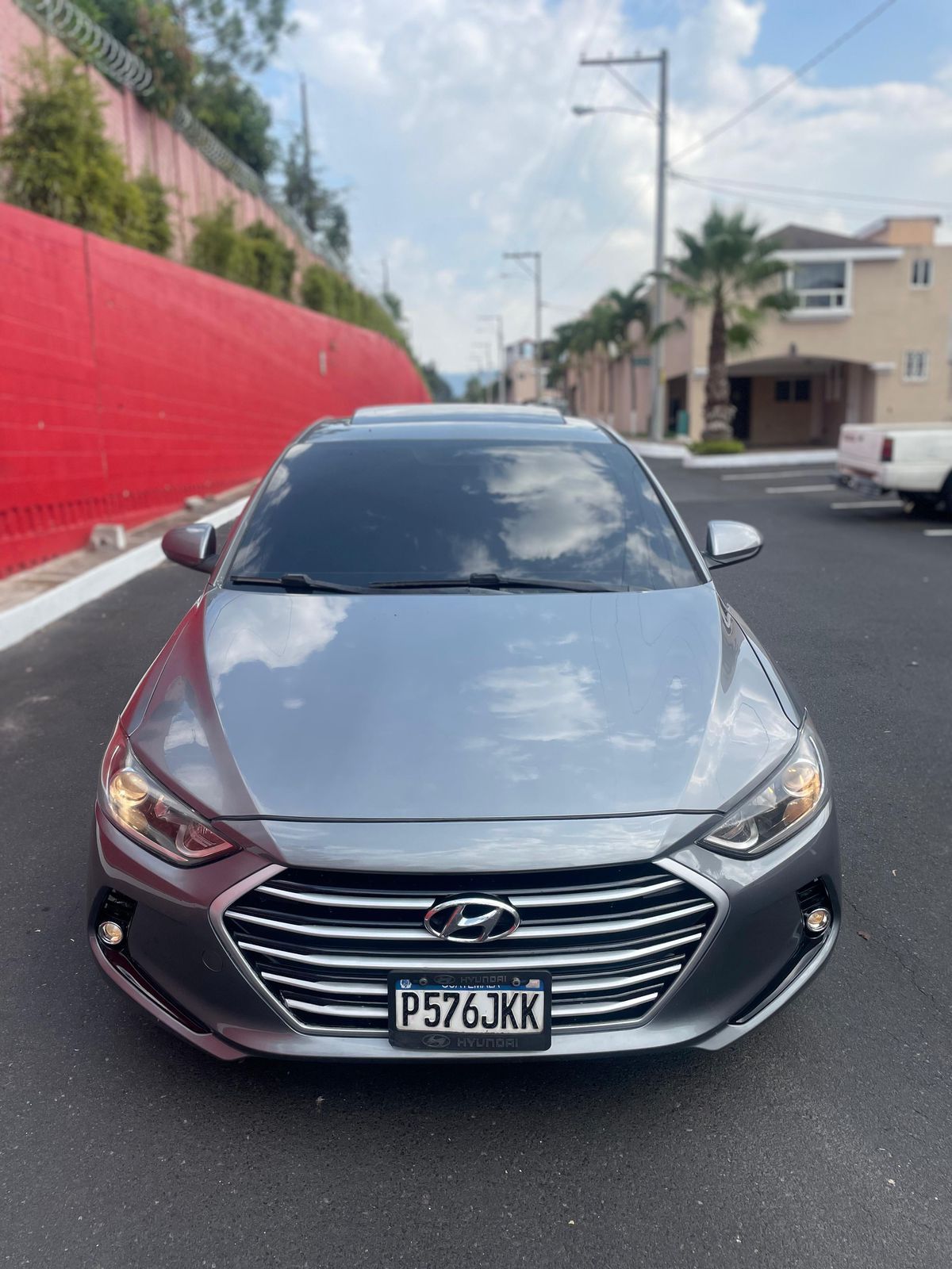 HYUNDAI ELANTRA - 2018                                        