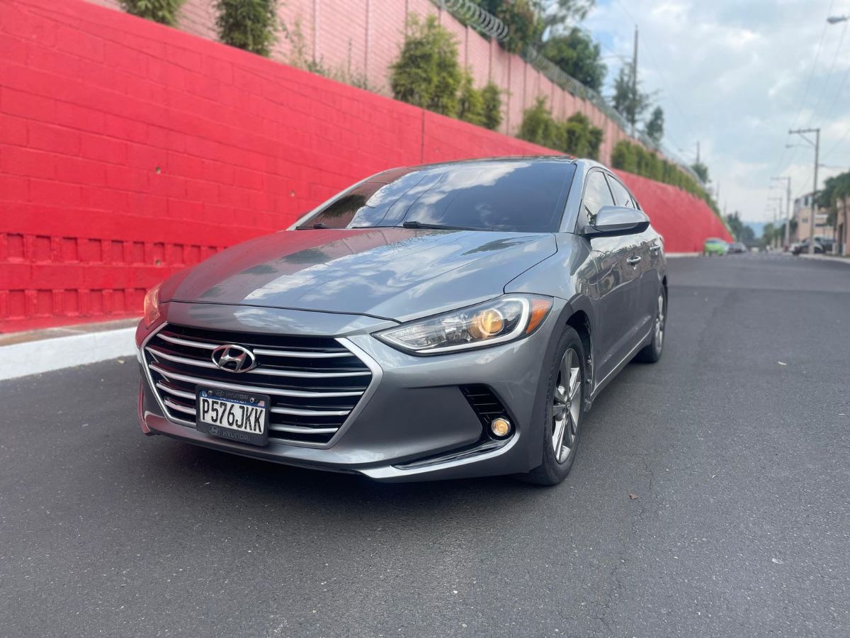 HYUNDAI ELANTRA - 2018                                        