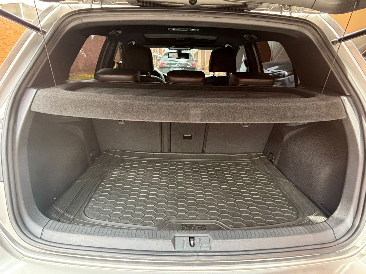 VOLKSWAGEN GOLF - 2016                                        