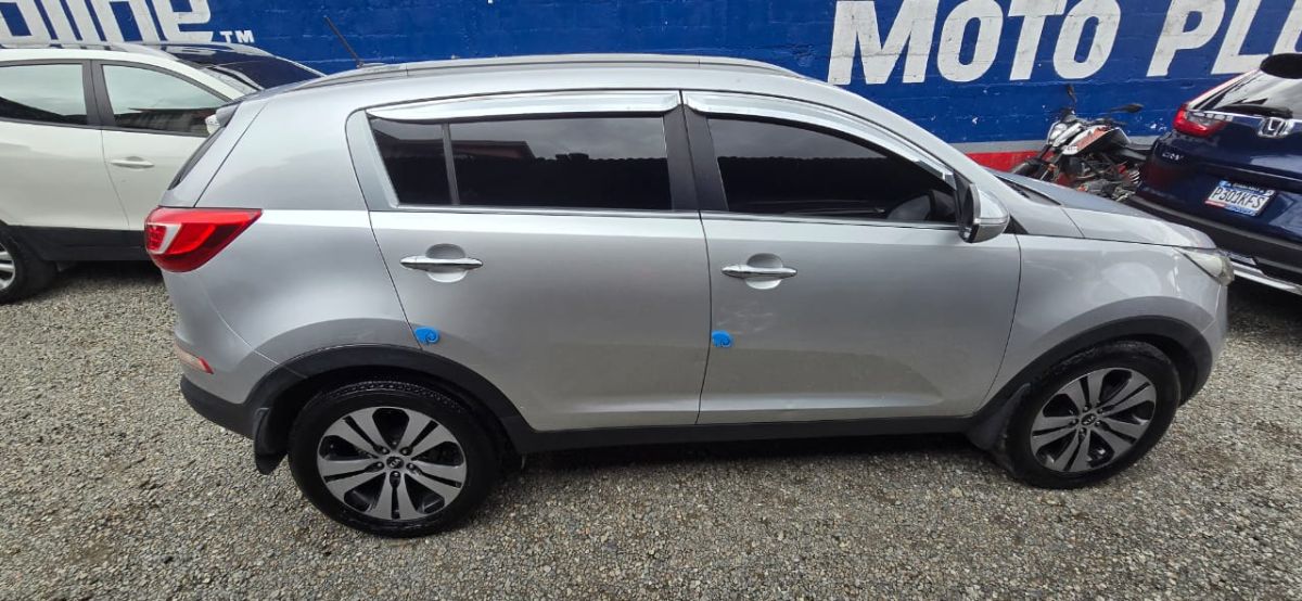 KIA SPORTAGE - 2011                                        