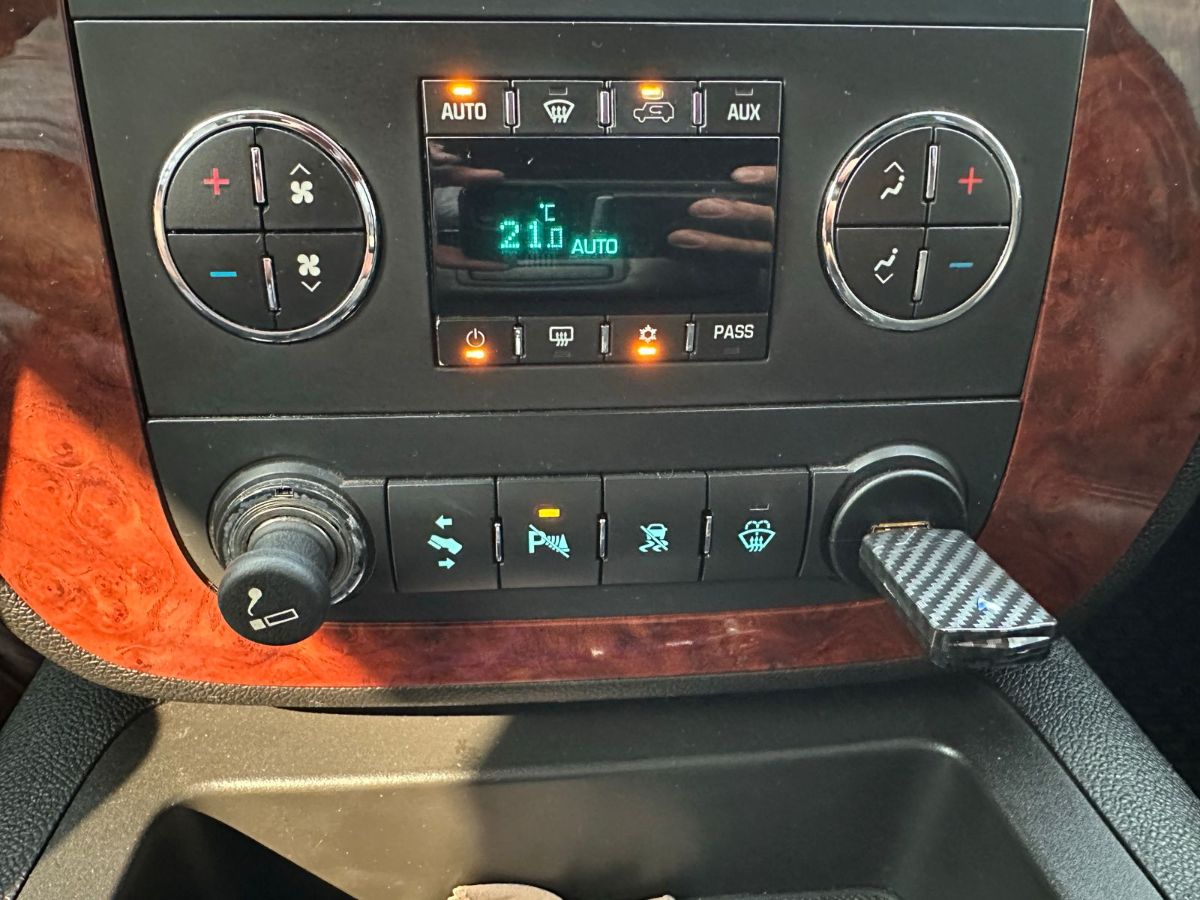 CHEVROLET SUBURBAN LT - 2007                                        