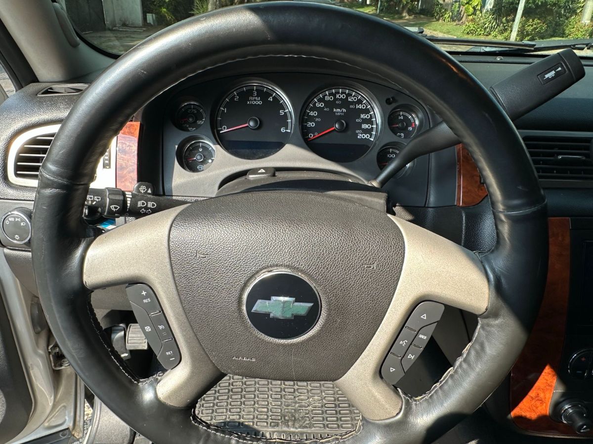 CHEVROLET SUBURBAN LT - 2007                                        