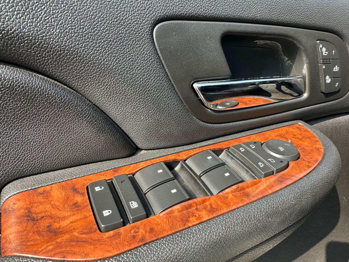 CHEVROLET SUBURBAN LT - 2007                                        