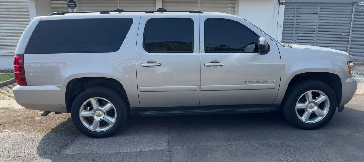 CHEVROLET SUBURBAN LT - 2007                                        