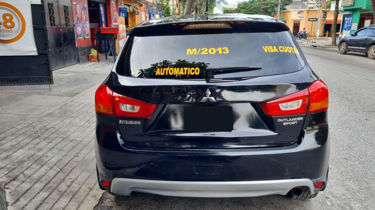 MITSUBISHI outlander - 2013                                        