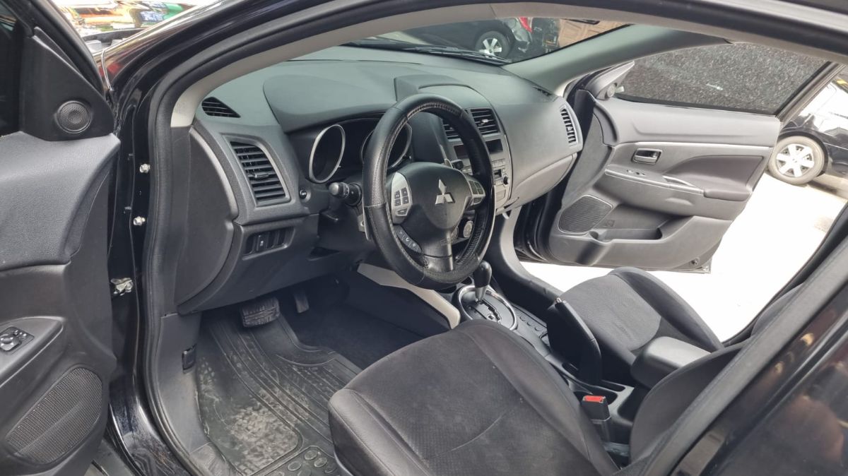 MITSUBISHI outlander - 2013                                        