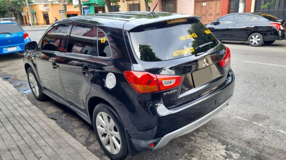 MITSUBISHI outlander - 2013                                        