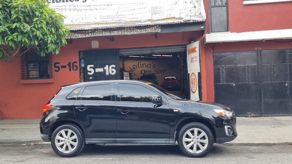 MITSUBISHI outlander - 2013                                        