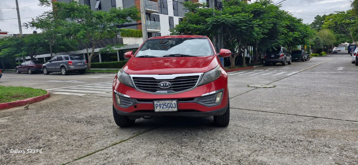 KIA SPORTAGE - 2012                                        