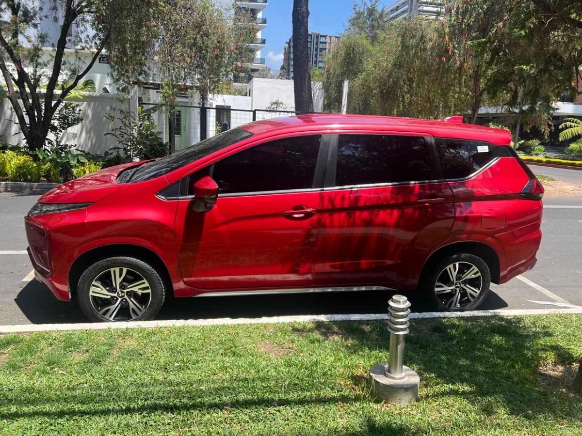 MITSUBISHI OUTLANDER SE - 2020                                        