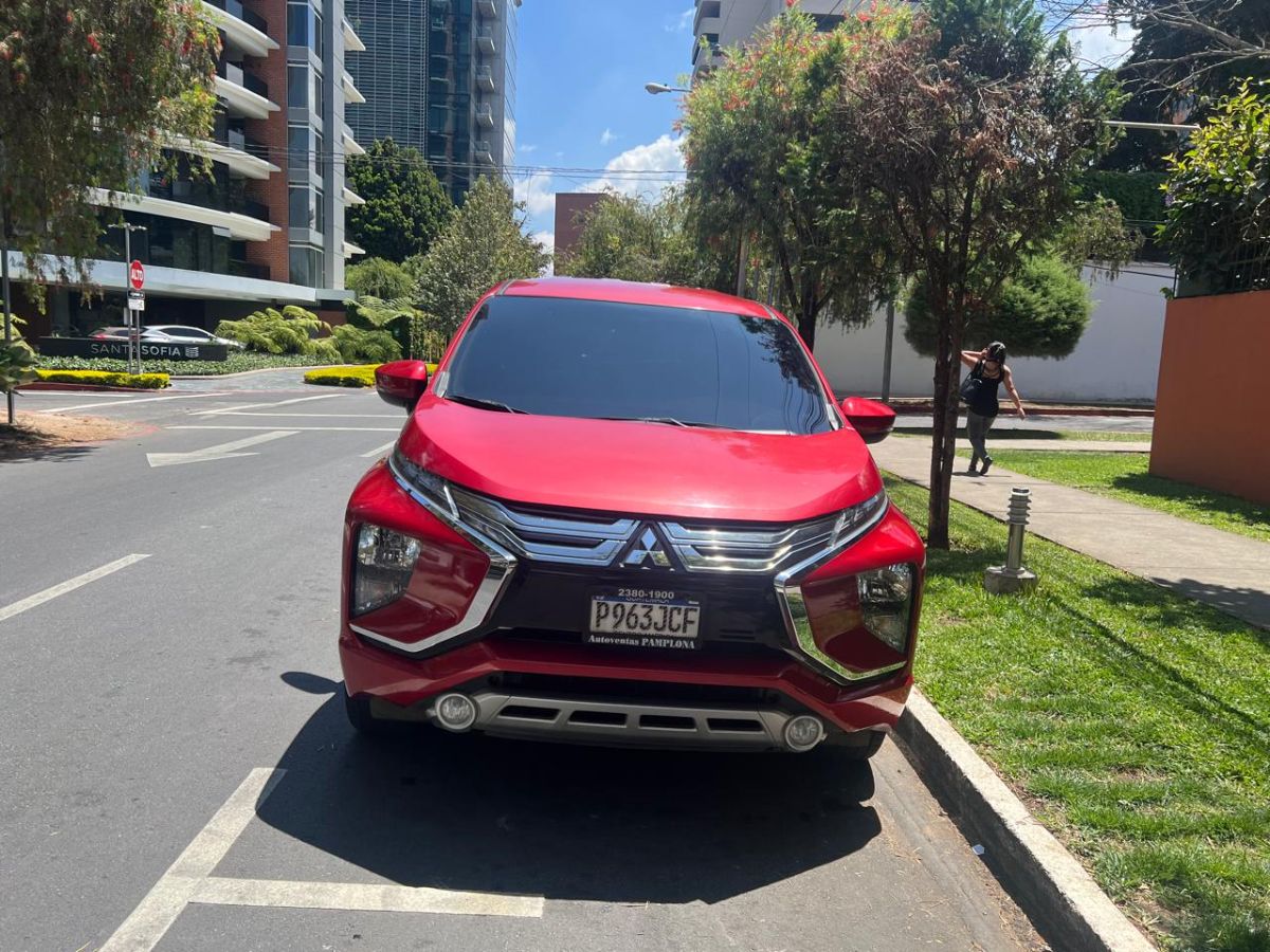 MITSUBISHI OUTLANDER SE - 2020                                        