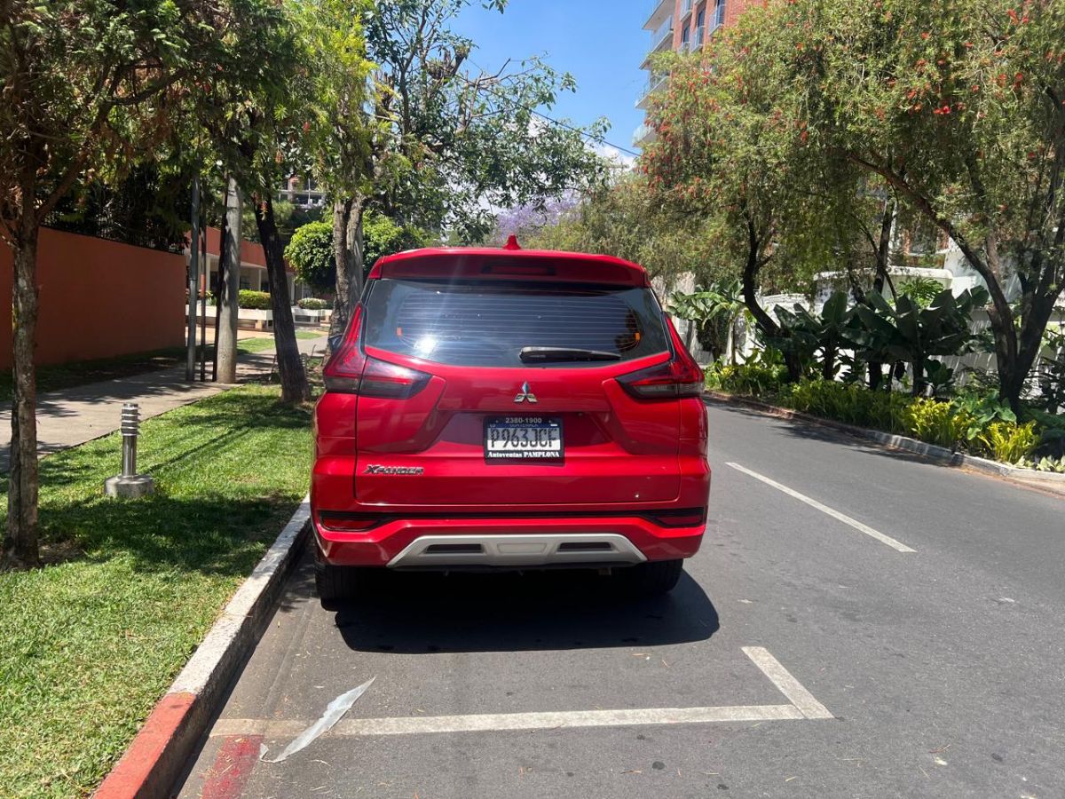 MITSUBISHI OUTLANDER SE - 2020                                        