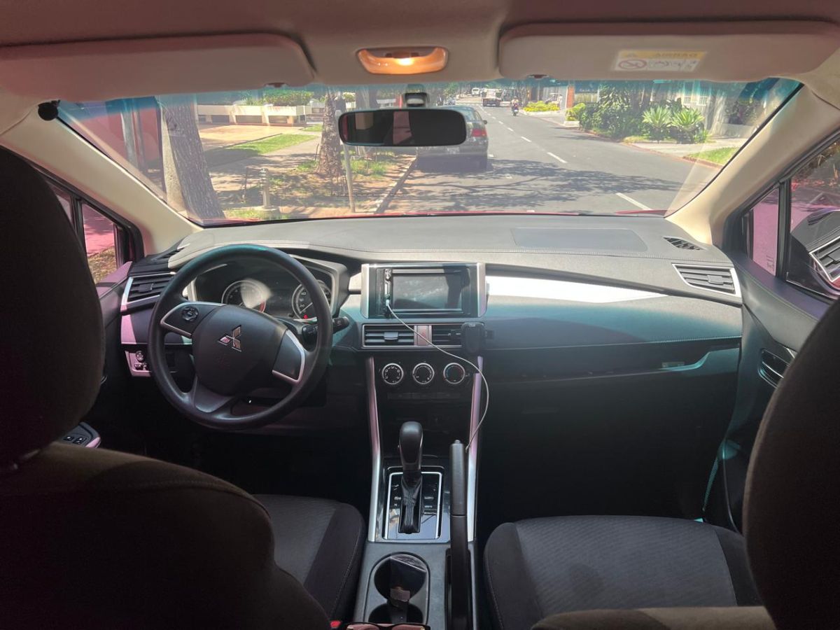 MITSUBISHI OUTLANDER SE - 2020                                        