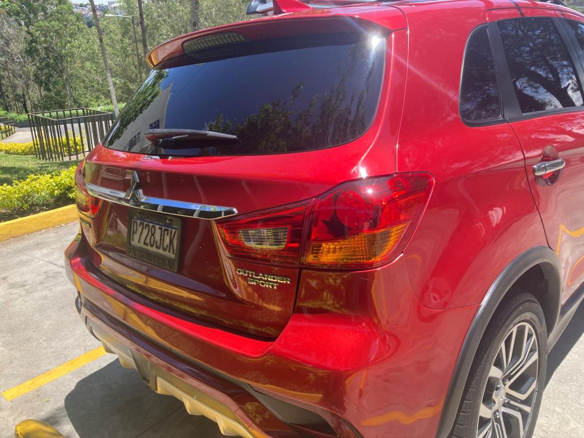 MITSUBISHI OUTLANDER SPORT - 2018                                        
