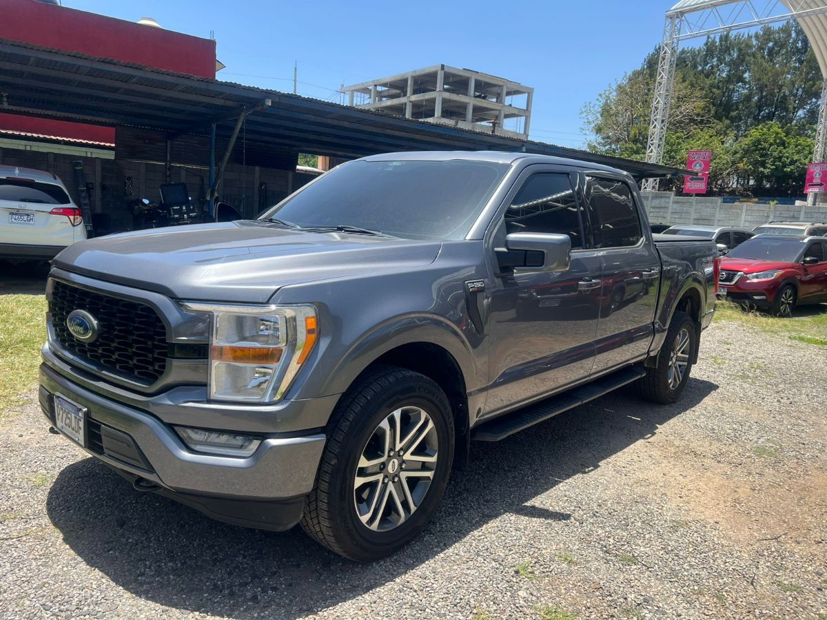 FORD F-150 XLT - 2021                                        