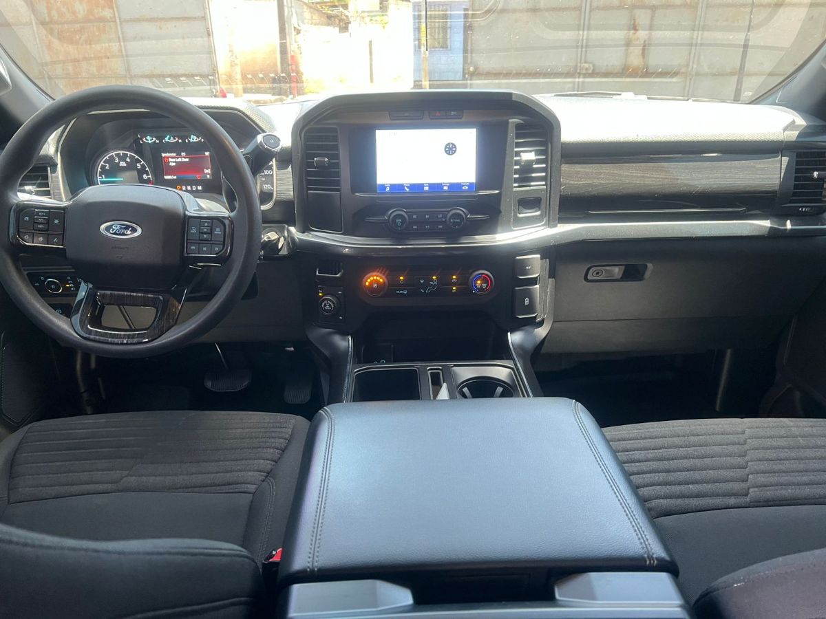 FORD F-150 XLT - 2021                                        