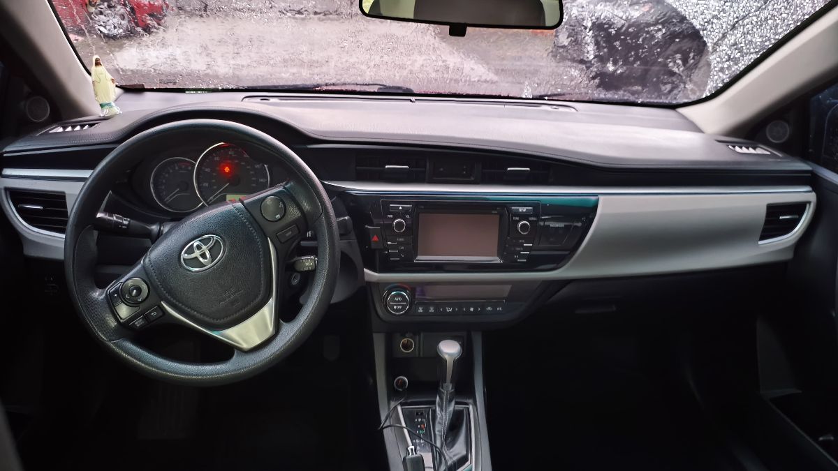 TOYOTA COROLLA - 2014                                        