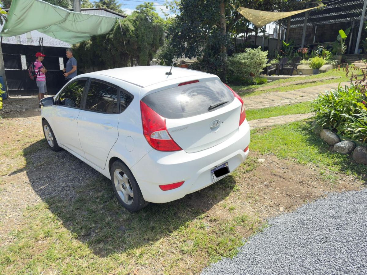 HYUNDAI ACCENT - 2016                                        
