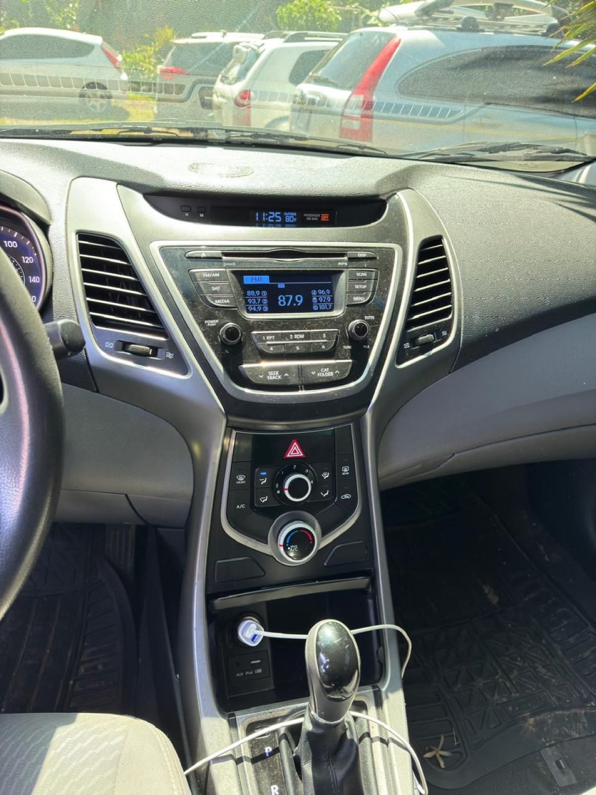 HYUNDAI ELANTRA - 2015                                        