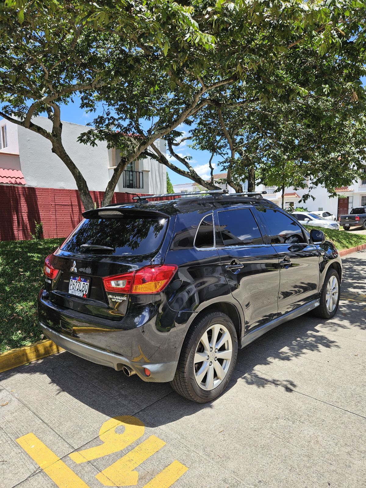 MITSUBISHI OUTLANDER SPORT - 2013                                        