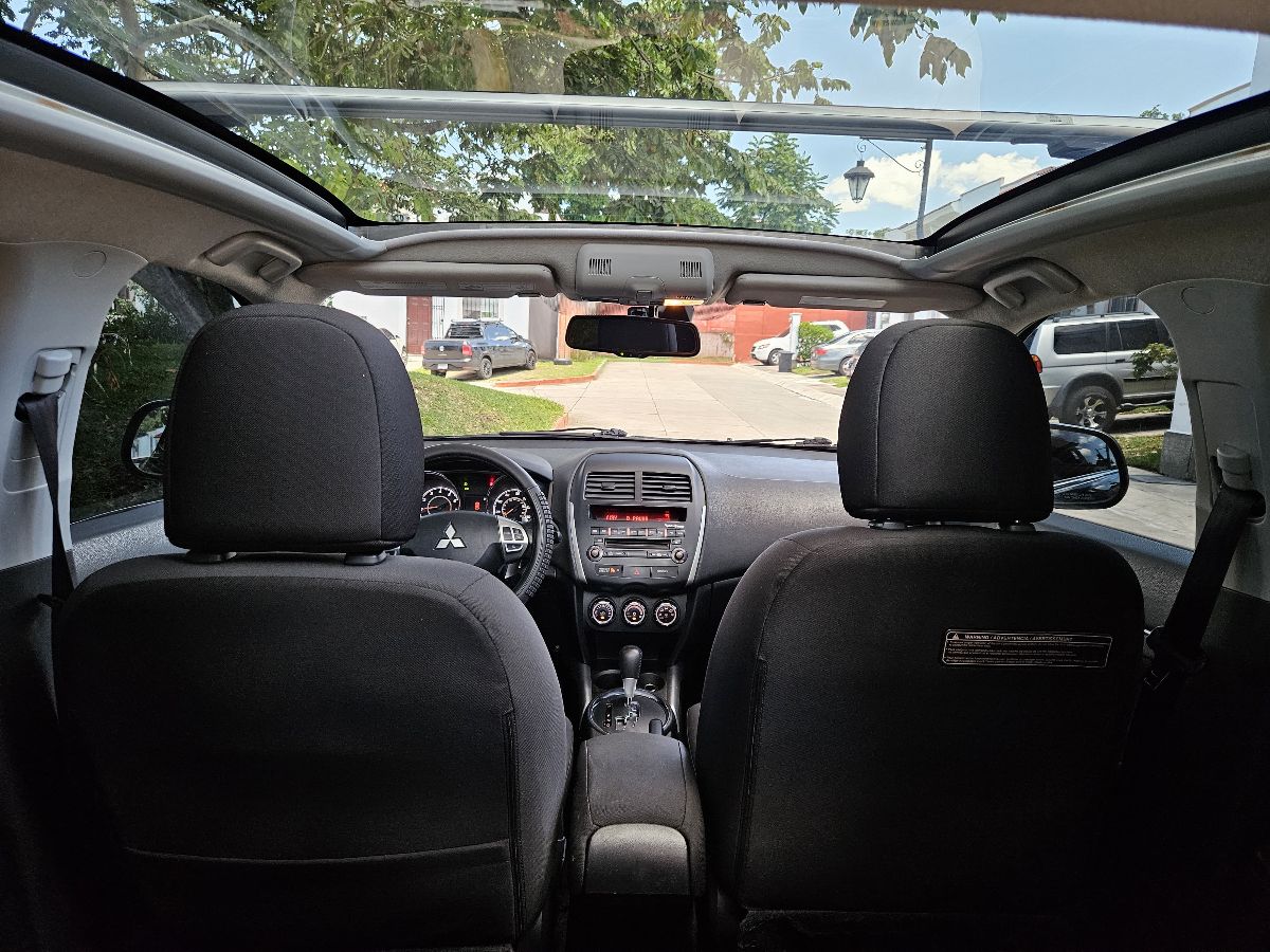 MITSUBISHI OUTLANDER SPORT - 2013                                        